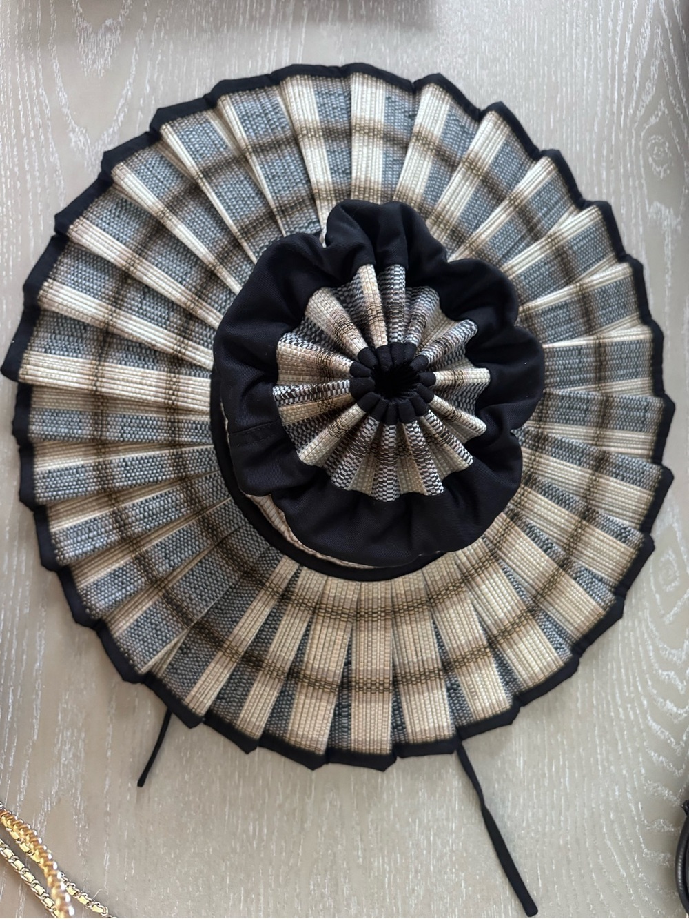 Women's Black and Beige Pleated Sun Hat